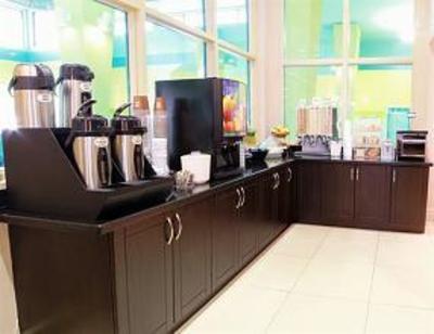 фото отеля Comfort Inn and Suites Ambassador Bridge