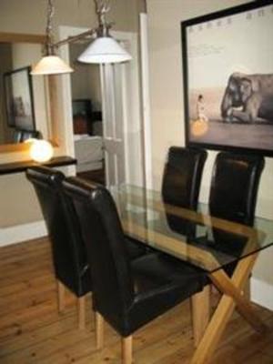 фото отеля ApartmentsApart Edinburgh