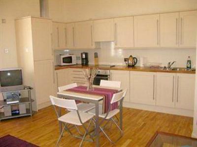 фото отеля ApartmentsApart Edinburgh