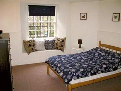фото отеля ApartmentsApart Edinburgh