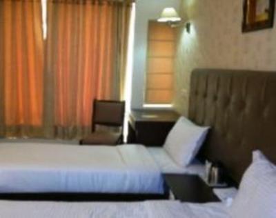 фото отеля Rousha Inn