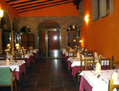 фото отеля Hotel La Bodega La Almunia de Doña Godina
