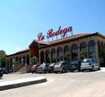 фото отеля Hotel La Bodega La Almunia de Doña Godina