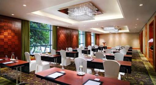 фото отеля Traders Hotel Singapore