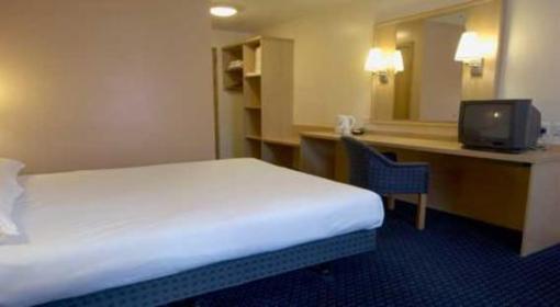 фото отеля Travelodge Cirencester
