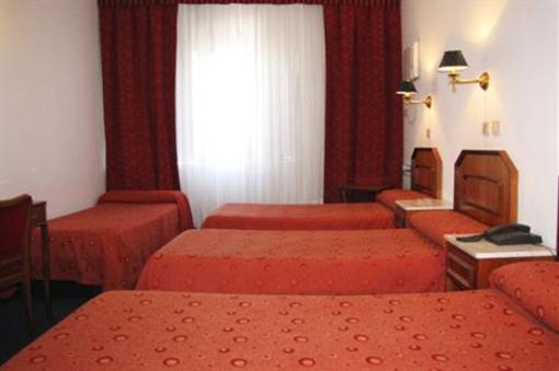 фото отеля Hotel Tres Sargentos