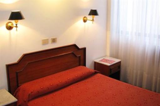 фото отеля Hotel Tres Sargentos