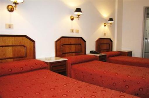 фото отеля Hotel Tres Sargentos