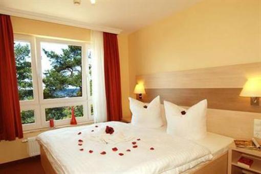 фото отеля Hotel Strandhaus Aurell Bansin