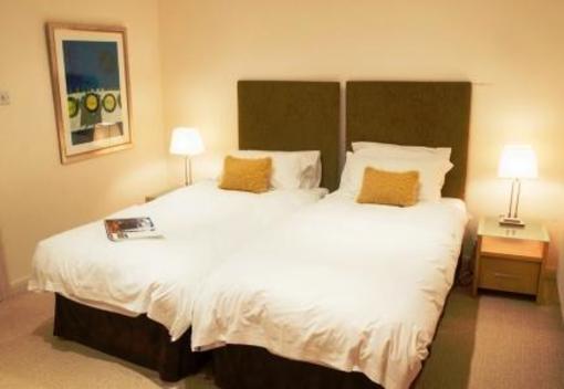 фото отеля Clarendon Serviced Apartments Kew Gardens Road