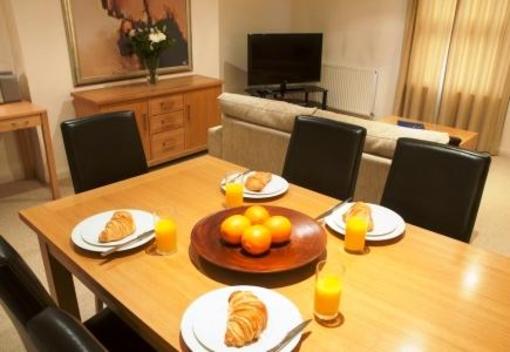 фото отеля Clarendon Serviced Apartments Kew Gardens Road