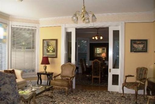 фото отеля Deer Creek Inn