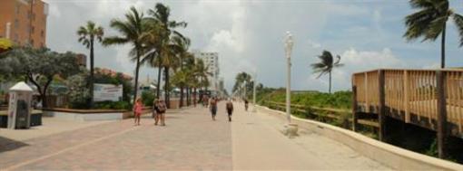 фото отеля ValGal So. Florida Waterfront Vacation Rentals Hallandale