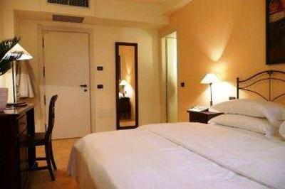 фото отеля La Contrada Hotel