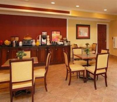 фото отеля Econo Lodge Inn & Suites Demopolis