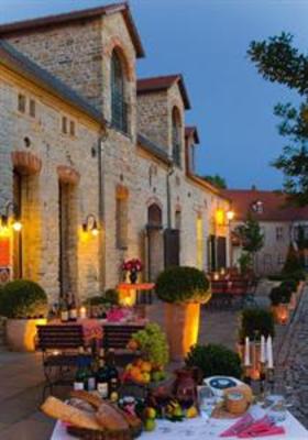 фото отеля Hotel Burg Wanzleben