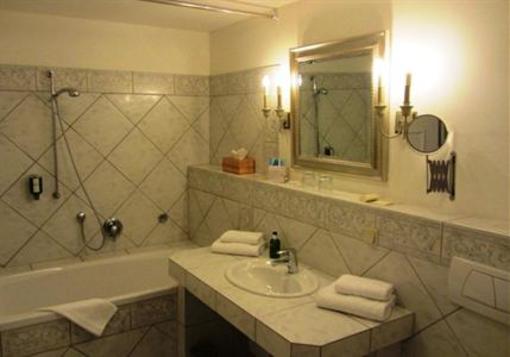 фото отеля Hotel Burg Wanzleben