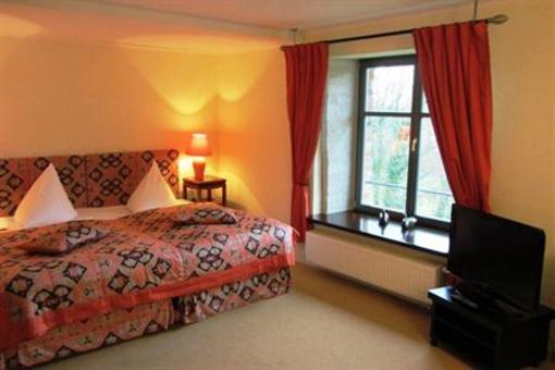 фото отеля Hotel Burg Wanzleben