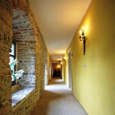 фото отеля Hotel Burg Wanzleben
