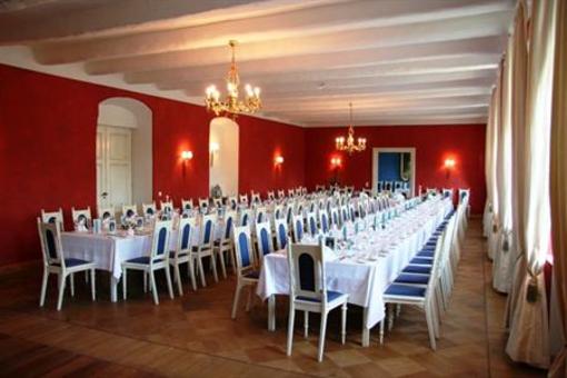 фото отеля Hotel Burg Wanzleben