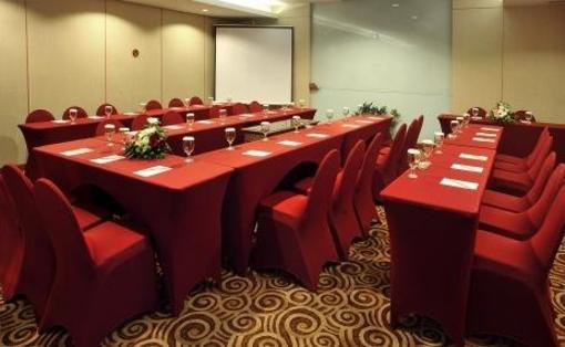 фото отеля Hotel Yogya Plassa