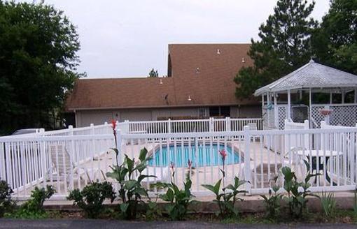 фото отеля Oak Hill Inn & Suites