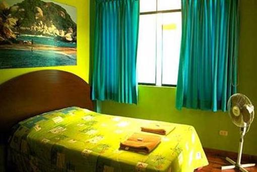 фото отеля Pay Purix Backpackers Hostel