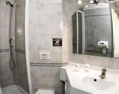 фото отеля Crau Hotel Arles