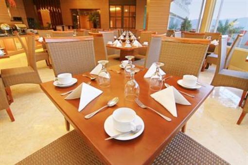 фото отеля Grand Rocky Hotel Bukittinggi