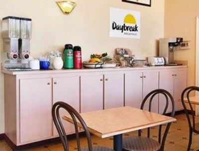 фото отеля Days Inn Suites Tuscaloosa