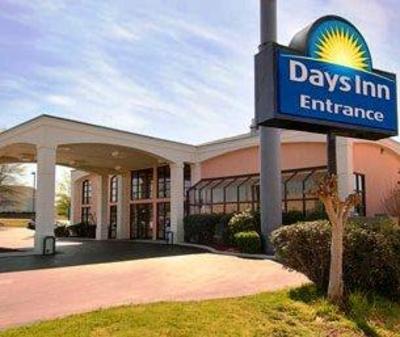 фото отеля Days Inn Suites Tuscaloosa