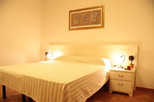 фото отеля Villa Denise Apartments Campiglia Marittima