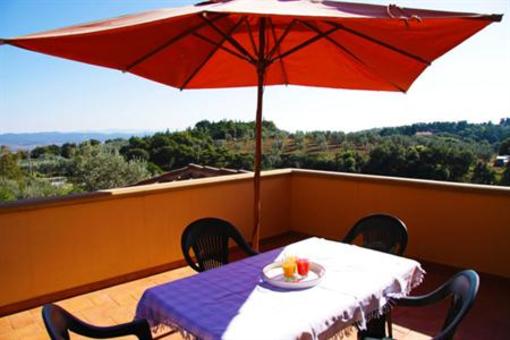 фото отеля Villa Denise Apartments Campiglia Marittima