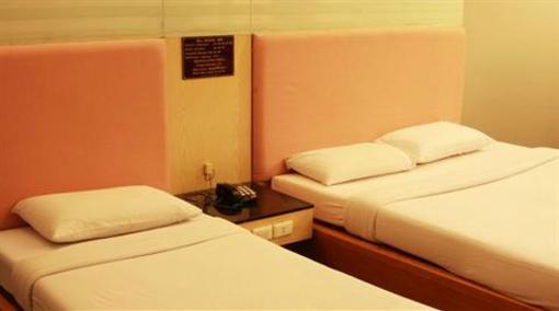 фото отеля Pradipat Hotel