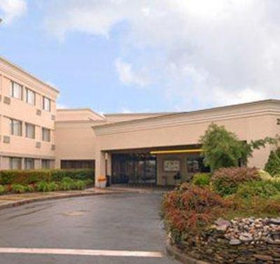 фото отеля Ramada Inn & Suites Toms River
