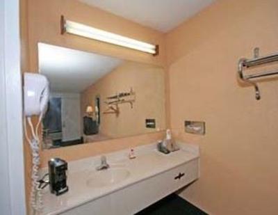 фото отеля Super 8 Motel East Downtown Raleigh