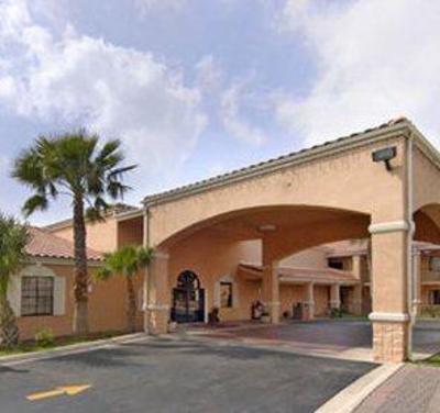 фото отеля Super 8 South Padre Island