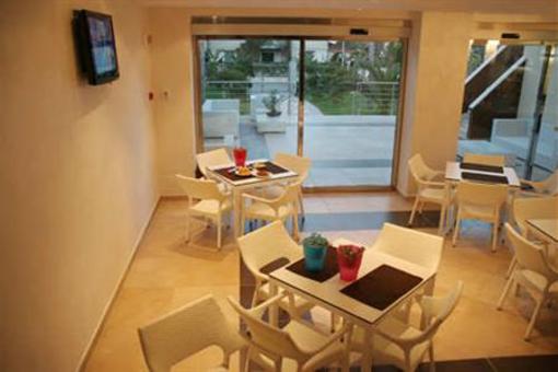 фото отеля Colonna Residence Trani