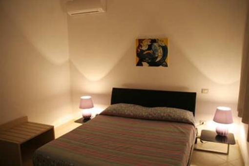 фото отеля Colonna Residence Trani