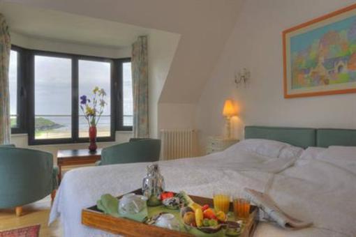 фото отеля Hotel De La Plage Plonevez-Porzay