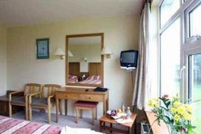 фото отеля Connemara Gateway Hotel Oughterard