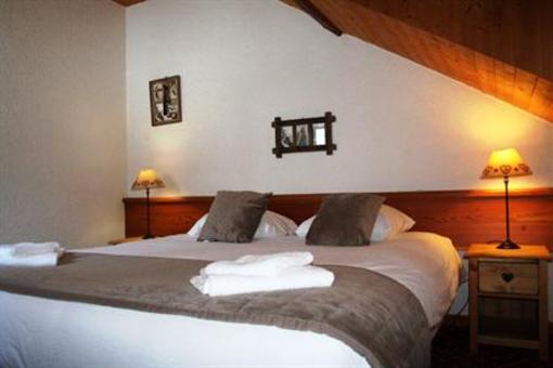 фото отеля Auberge De La Croix Perrin