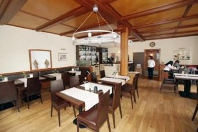 фото отеля Gasthaus zum Engel Rastatt