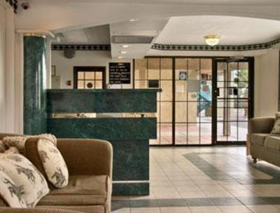 фото отеля Days Inn and Suites Needles