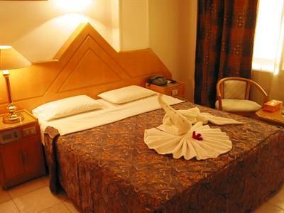 фото отеля Karnak Hotel