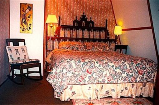 фото отеля Whistler's Inn Lenox