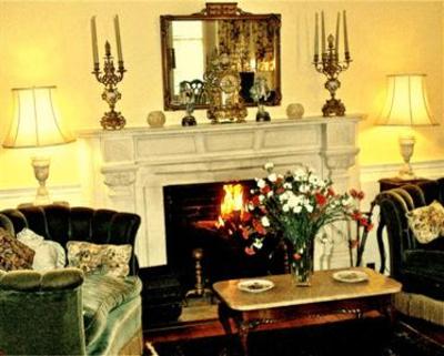фото отеля Whistler's Inn Lenox