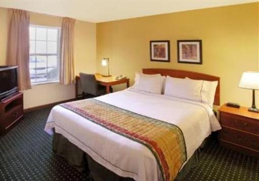 фото отеля TownePlace Suites Chesapeake