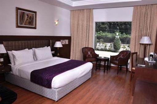 фото отеля Lilywhite Hotel New Delhi