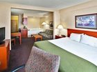 фото отеля Holiday Inn Express Coralville